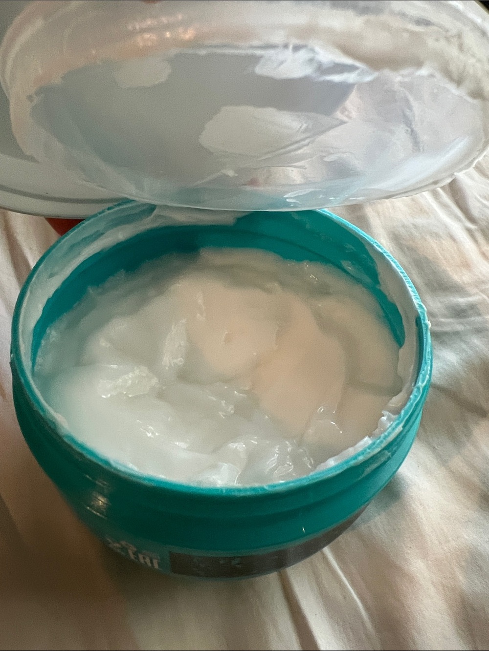 Moroccanoil Hydration Weightless Hydrating Mask - Teal & White - Picture 3 of 3